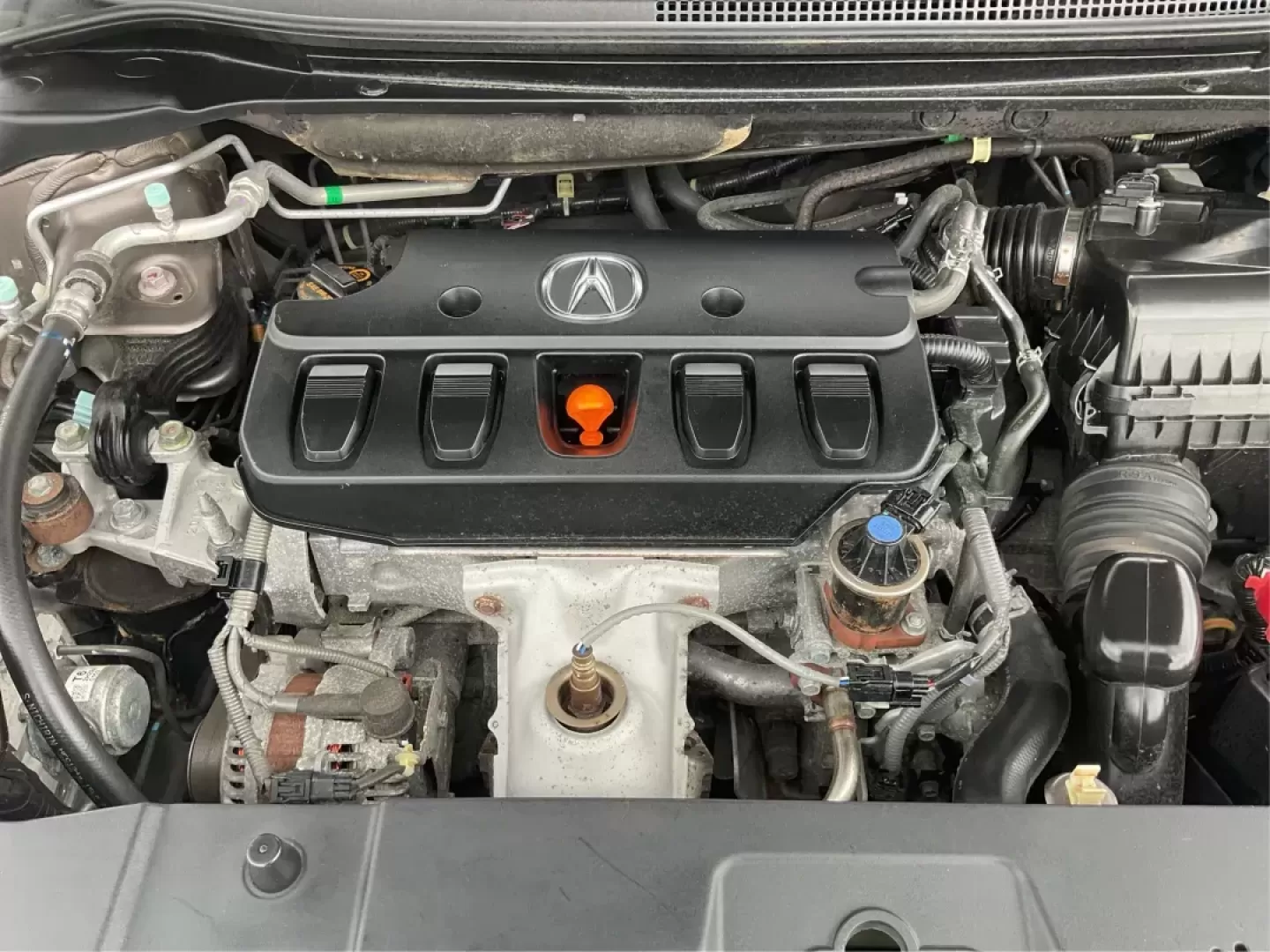 2013 Acura ILX 2.0L (19VDE1F7XDE) with an 2L I-4 i-VTEC variable valve control engine, located at 401 Woodman Dr, Riverside, OH, 45431, (937) 908-9800, 39.760899, -84.123421 - Photo#9