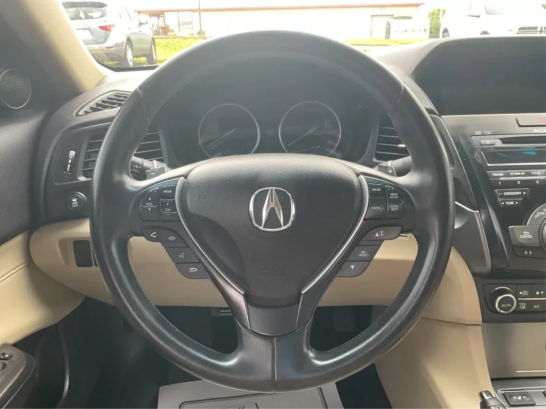 2013 Acura ILX 2.0L (19VDE1F7XDE) with an 2L I-4 i-VTEC variable valve control engine, located at 401 Woodman Dr, Riverside, OH, 45431, (937) 908-9800, 39.760899, -84.123421 - 2013 Acura ILX 2.0L - Photo#14