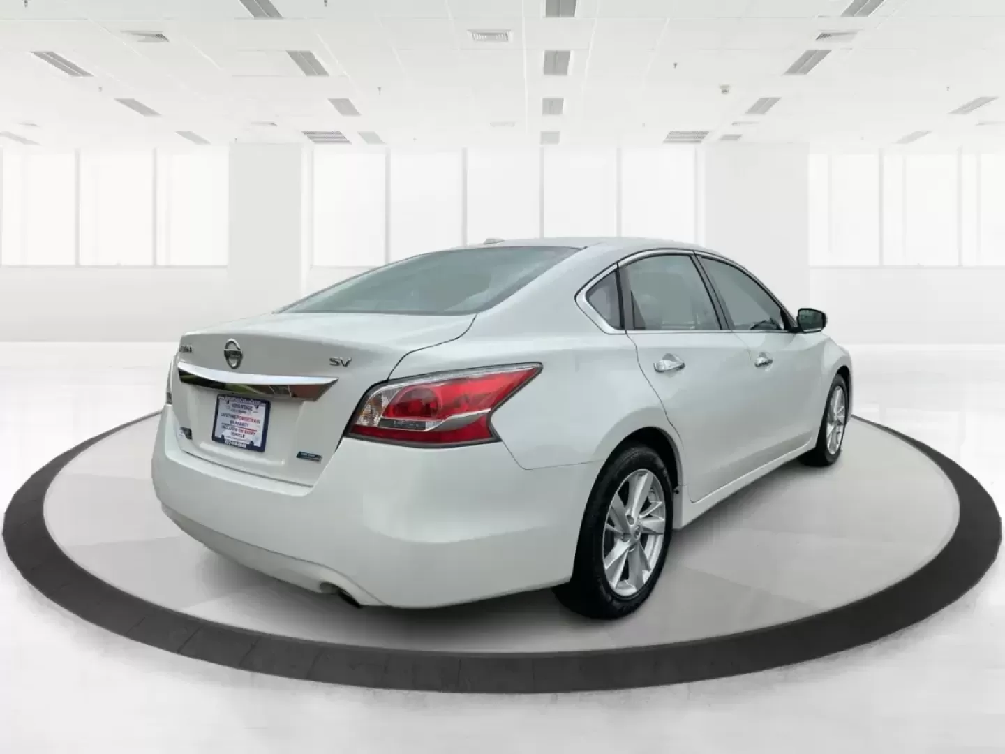 2014 Nissan Altima 2.5 SV (1N4AL3AP8EC) with an 2.5L I-4 DOHC engine, located at 880 E. National Road, Vandalia, OH, 45377, (937) 908-9800, 39.891918, -84.183594 - Photo#1