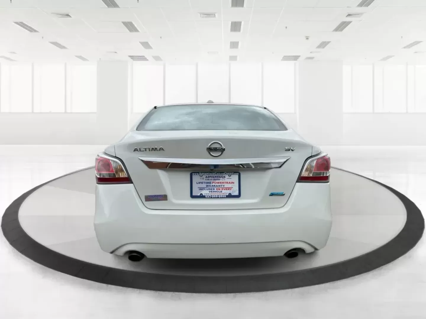 2014 Nissan Altima 2.5 SV (1N4AL3AP8EC) with an 2.5L I-4 DOHC engine, located at 880 E. National Road, Vandalia, OH, 45377, (937) 908-9800, 39.891918, -84.183594 - Photo#2