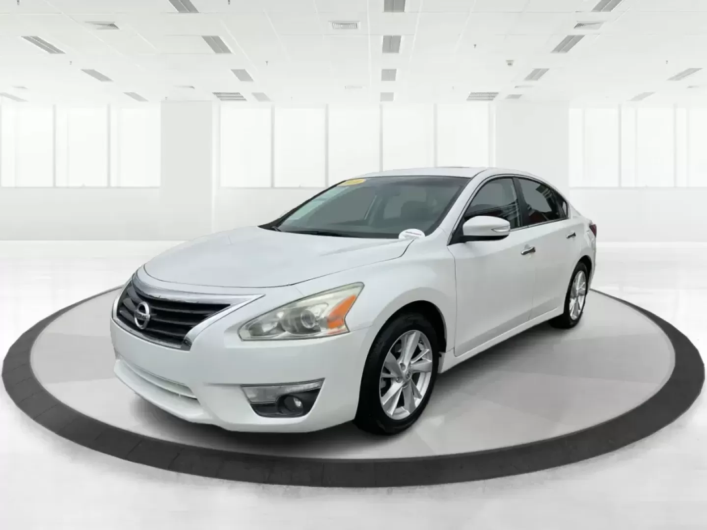 2014 Nissan Altima 2.5 SV (1N4AL3AP8EC) with an 2.5L I-4 DOHC engine, located at 880 E. National Road, Vandalia, OH, 45377, (937) 908-9800, 39.891918, -84.183594 - Photo#7