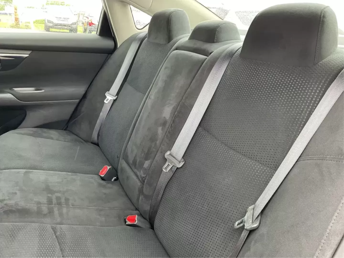 2014 Nissan Altima 2.5 SV (1N4AL3AP8EC) with an 2.5L I-4 DOHC engine, located at 880 E. National Road, Vandalia, OH, 45377, (937) 908-9800, 39.891918, -84.183594 - Photo#9