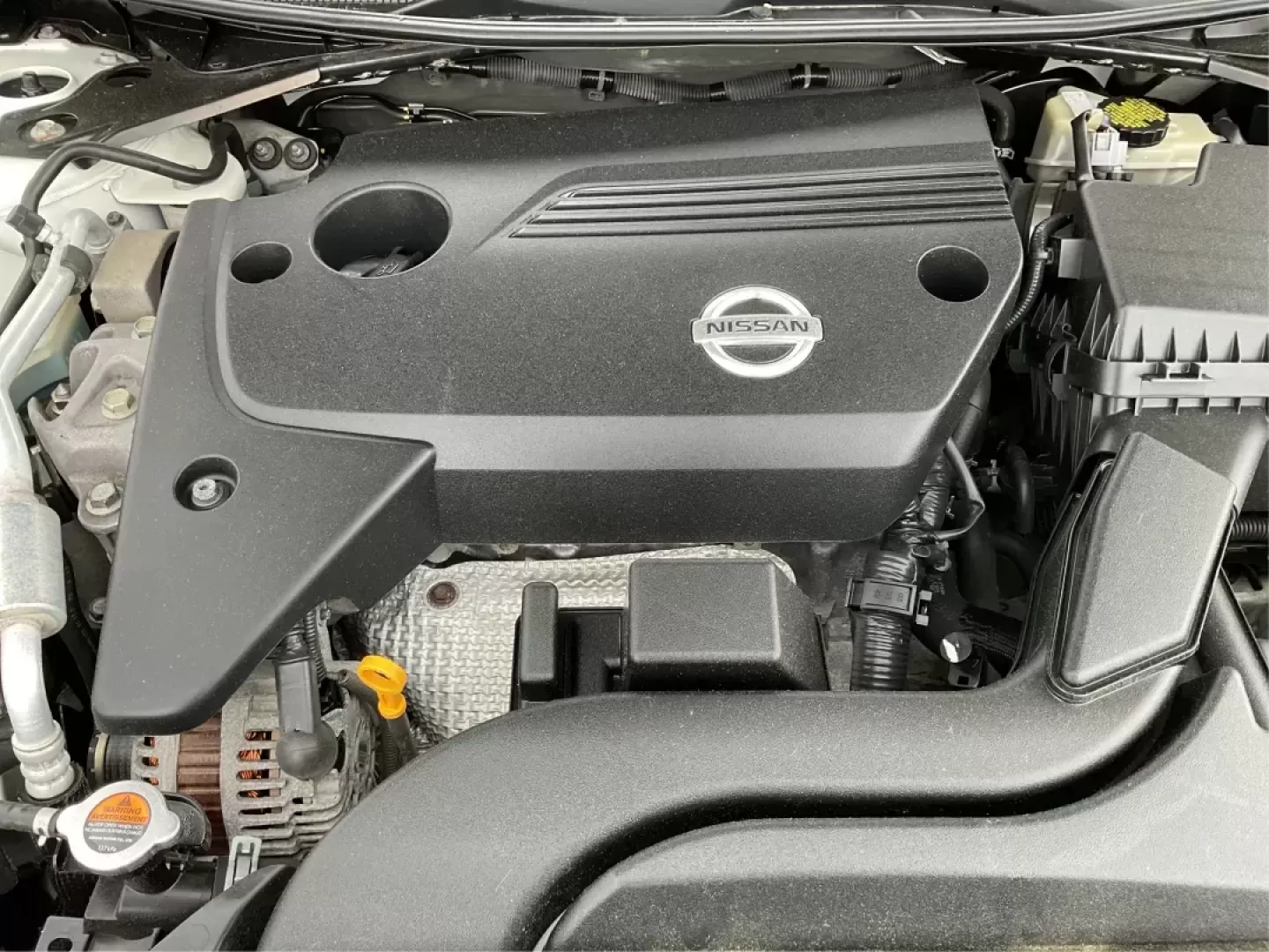 2014 Nissan Altima 2.5 SV (1N4AL3AP8EC) with an 2.5L I-4 DOHC engine, located at 880 E. National Road, Vandalia, OH, 45377, (937) 908-9800, 39.891918, -84.183594 - Photo#10