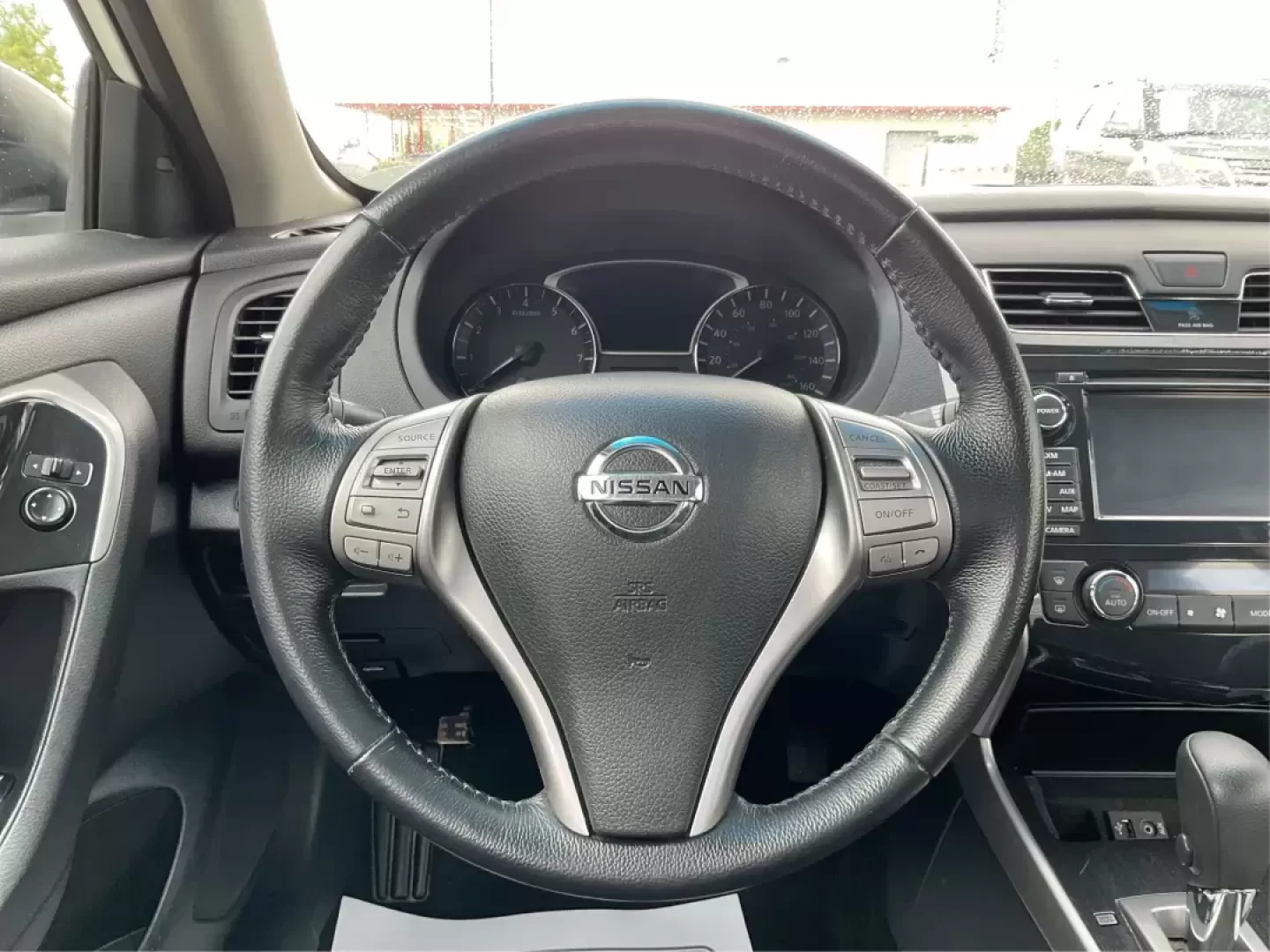 2014 Nissan Altima 2.5 SV (1N4AL3AP8EC) with an 2.5L I-4 DOHC engine, located at 880 E. National Road, Vandalia, OH, 45377, (937) 908-9800, 39.891918, -84.183594 - Photo#15