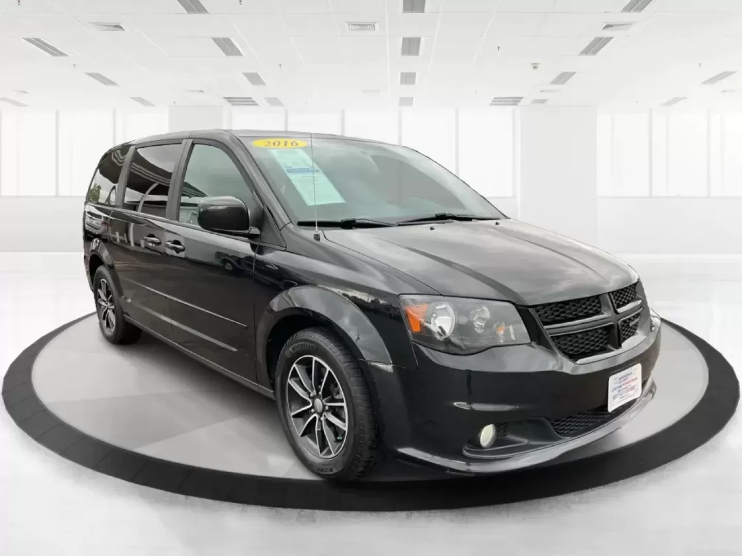 2016 Dodge Grand Caravan SXT (2C4RDGCG6GR) with an Pentastar 3.6L V-6 DOHC engine, located at 880 E. National Road, Vandalia, OH, 45377, (937) 908-9800, 39.891918, -84.183594 - Photo#0