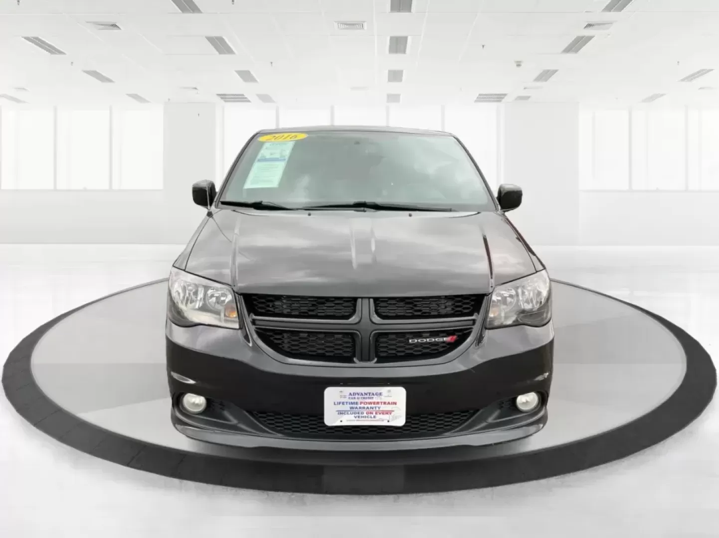 2016 Dodge Grand Caravan SXT (2C4RDGCG6GR) with an Pentastar 3.6L V-6 DOHC engine, located at 880 E. National Road, Vandalia, OH, 45377, (937) 908-9800, 39.891918, -84.183594 - Photo#6