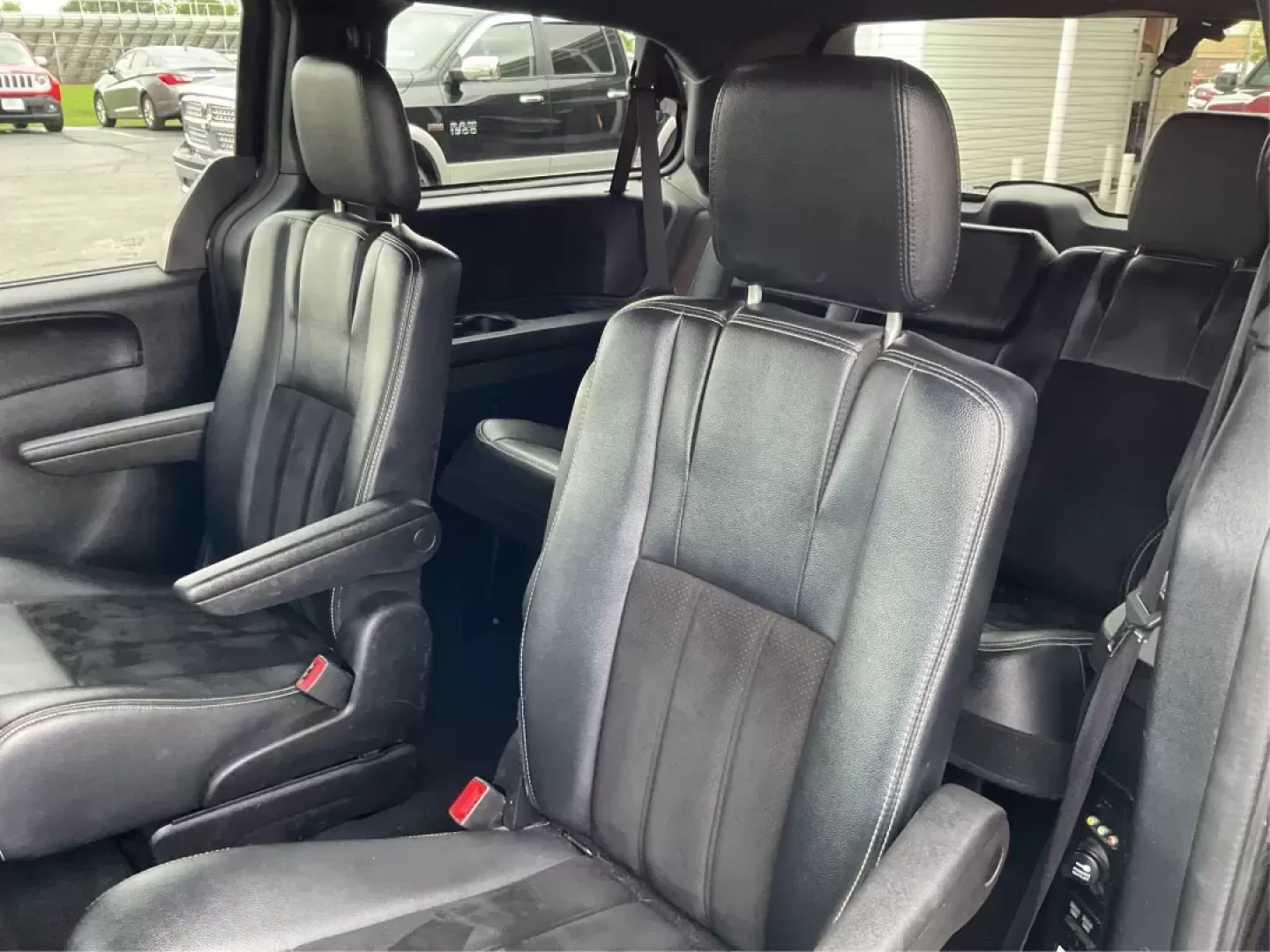 2016 Dodge Grand Caravan SXT (2C4RDGCG6GR) with an Pentastar 3.6L V-6 DOHC engine, located at 880 E. National Road, Vandalia, OH, 45377, (937) 908-9800, 39.891918, -84.183594 - Photo#9