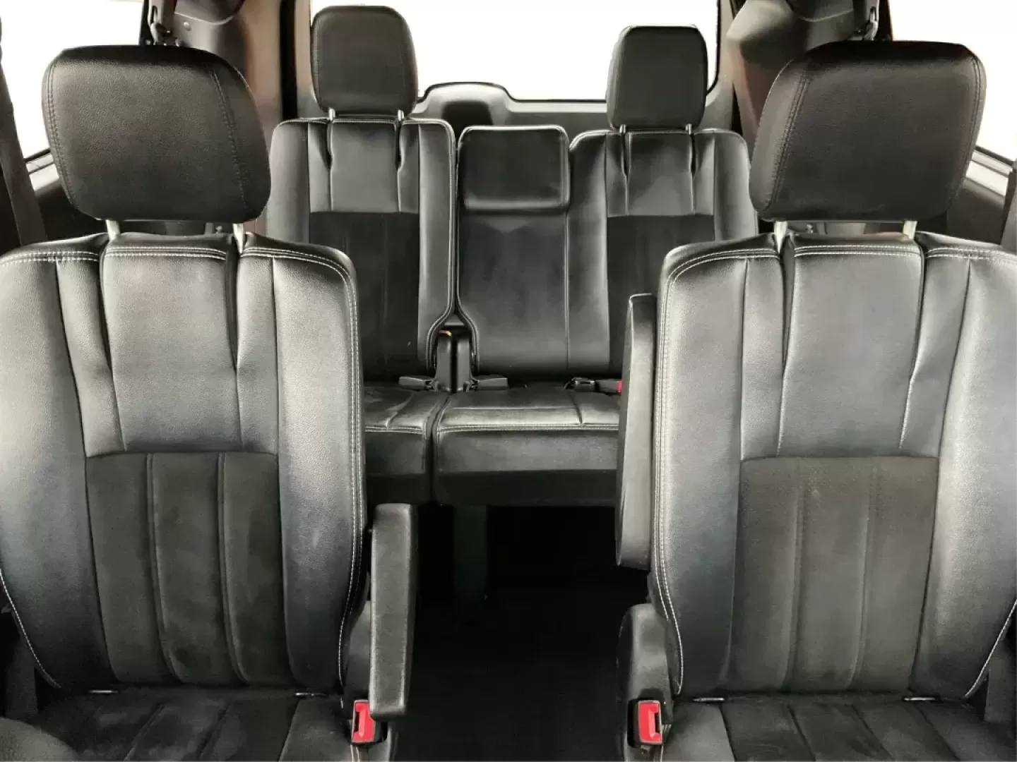2016 Dodge Grand Caravan SXT (2C4RDGCG6GR) with an Pentastar 3.6L V-6 DOHC engine, located at 880 E. National Road, Vandalia, OH, 45377, (937) 908-9800, 39.891918, -84.183594 - Photo#13