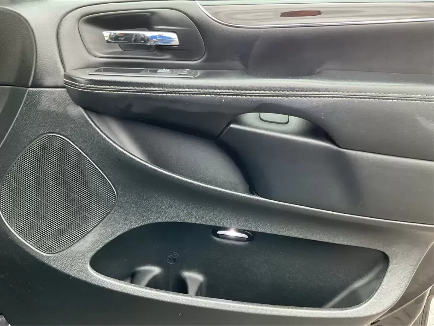 2016 Dodge Grand Caravan SXT (2C4RDGCG6GR) with an Pentastar 3.6L V-6 DOHC engine, located at 880 E. National Road, Vandalia, OH, 45377, (937) 908-9800, 39.891918, -84.183594 - Photo#19