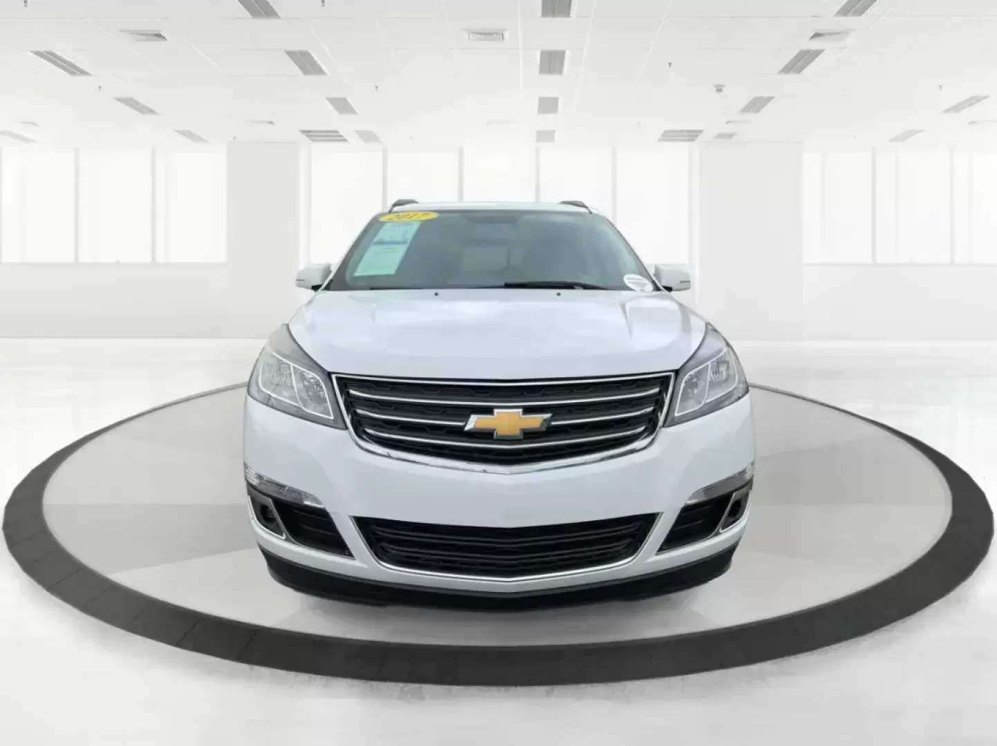 2017 Chevrolet Traverse 1LT (1GNKRGKD3HJ) with an 3.6L V-6 gasoline direct injection engine, located at 401 Woodman Dr, Riverside, OH, 45431, (937) 908-9800, 39.760899, -84.123421 - Photo#5