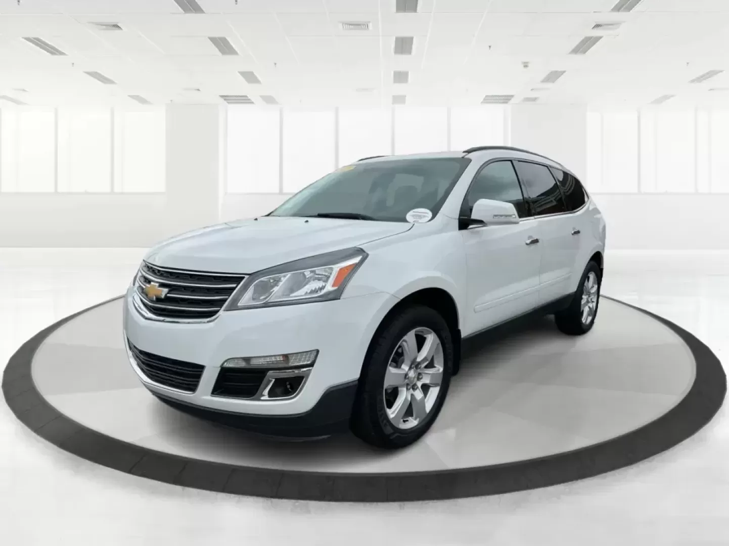 2017 Chevrolet Traverse 1LT (1GNKRGKD3HJ) with an 3.6L V-6 gasoline direct injection engine, located at 401 Woodman Dr, Riverside, OH, 45431, (937) 908-9800, 39.760899, -84.123421 - Photo#6