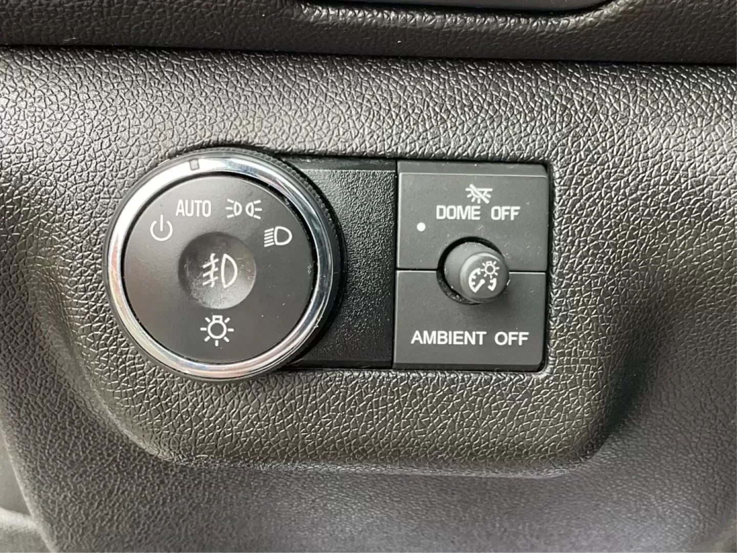 2017 Chevrolet Traverse 1LT (1GNKRGKD3HJ) with an 3.6L V-6 gasoline direct injection engine, located at 401 Woodman Dr, Riverside, OH, 45431, (937) 908-9800, 39.760899, -84.123421 - Photo#15