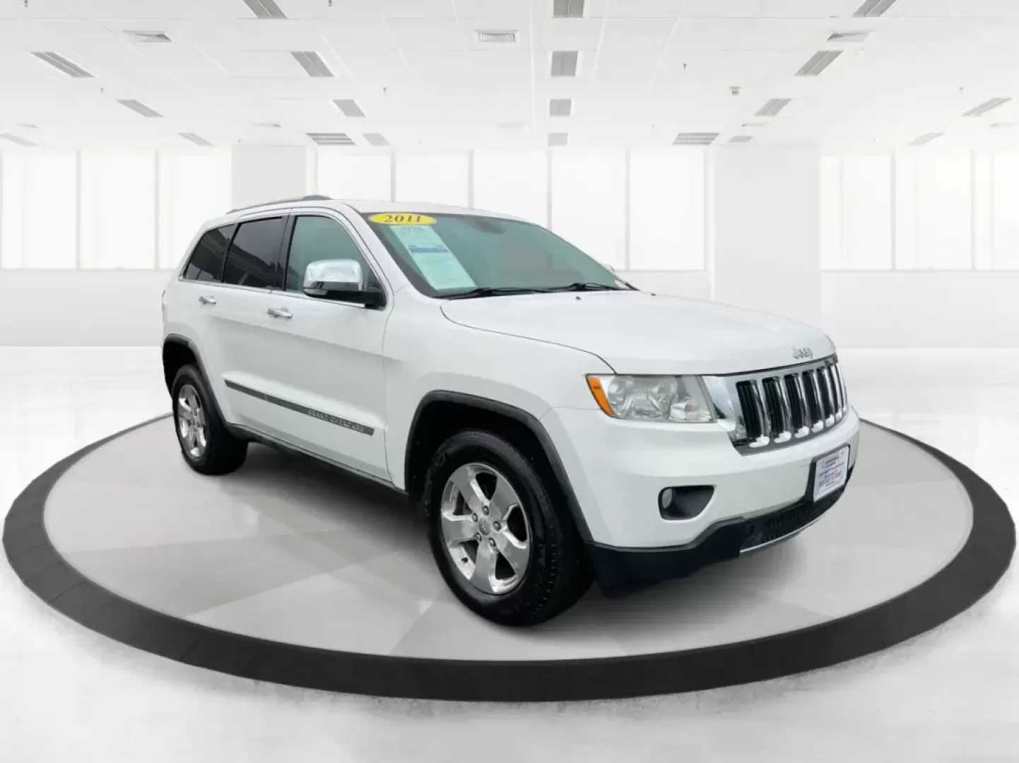 2011 Jeep Grand Cherokee Limited (1J4RR5GG2BC) with an Other engine, located at 4508 South Dixie Dr, Moraine, OH, 45439, (937) 908-9800, 39.689976, -84.218452 - Photo#0