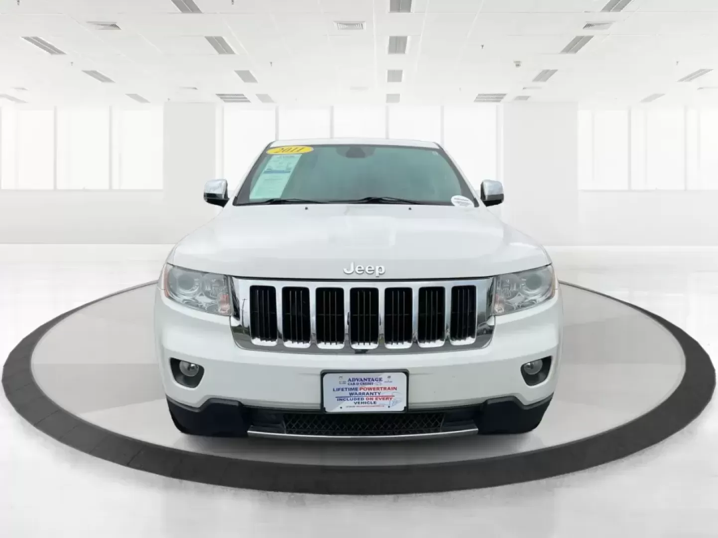 2011 Jeep Grand Cherokee Limited (1J4RR5GG2BC) with an Other engine, located at 4508 South Dixie Dr, Moraine, OH, 45439, (937) 908-9800, 39.689976, -84.218452 - Photo#7