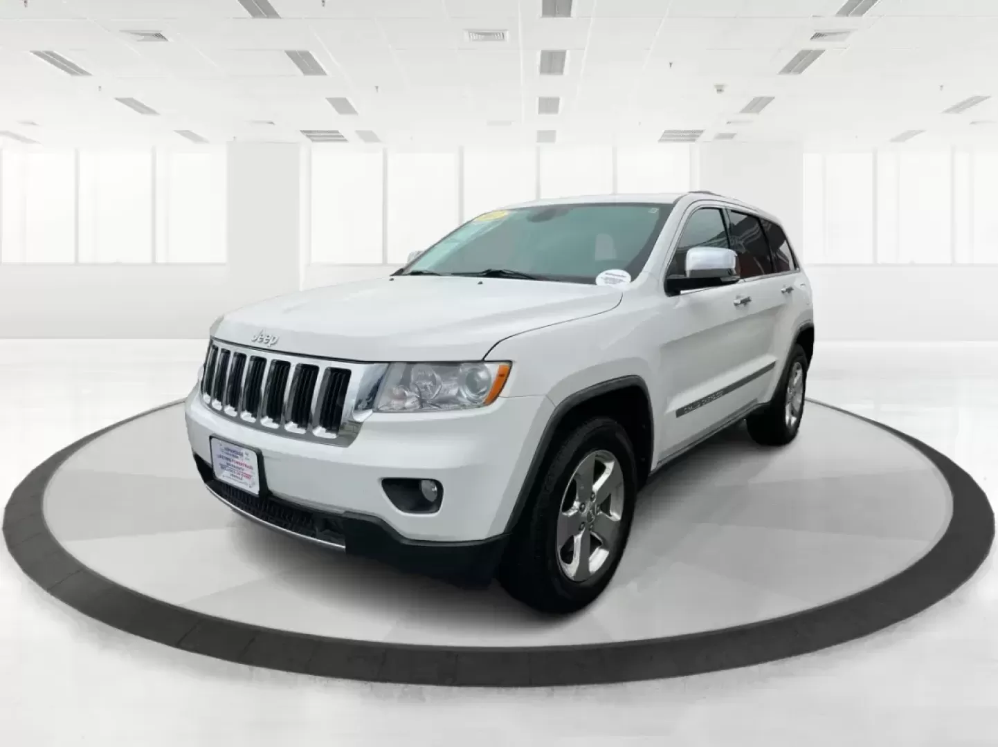 2011 Jeep Grand Cherokee Limited (1J4RR5GG2BC) with an Other engine, located at 4508 South Dixie Dr, Moraine, OH, 45439, (937) 908-9800, 39.689976, -84.218452 - Photo#8