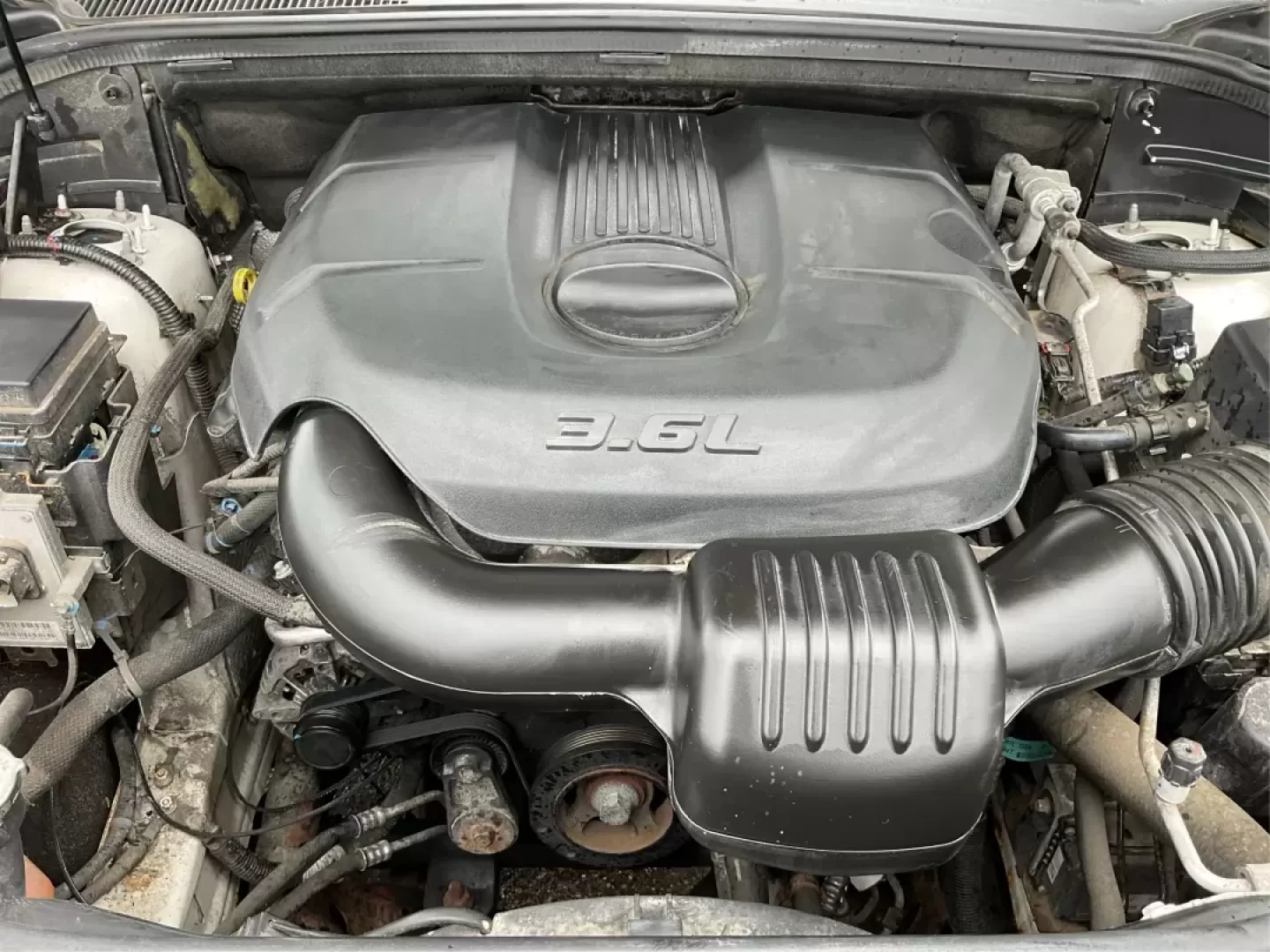 2011 Jeep Grand Cherokee Limited (1J4RR5GG2BC) with an Other engine, located at 4508 South Dixie Dr, Moraine, OH, 45439, (937) 908-9800, 39.689976, -84.218452 - Photo#11