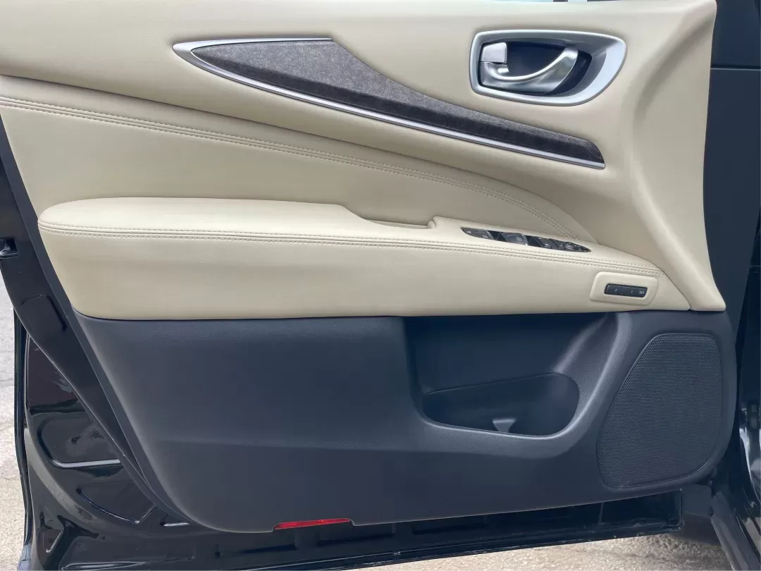 2015 Infiniti QX60 Base (5N1AL0MM9FC) with an Other engine, located at 880 E. National Road, Vandalia, OH, 45377, (937) 908-9800, 39.891918, -84.183594 - 2015 Infiniti QX60 Base - Photo#18