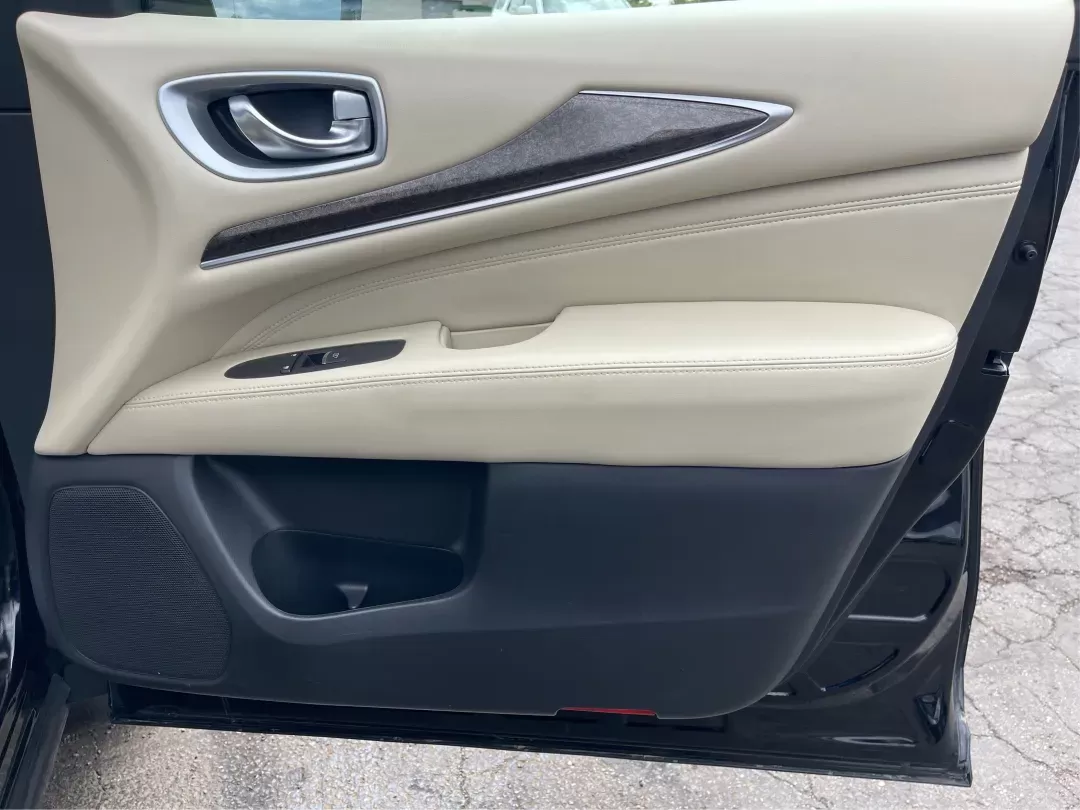 2015 Infiniti QX60 Base (5N1AL0MM9FC) with an Other engine, located at 880 E. National Road, Vandalia, OH, 45377, (937) 908-9800, 39.891918, -84.183594 - 2015 Infiniti QX60 Base - Photo#19