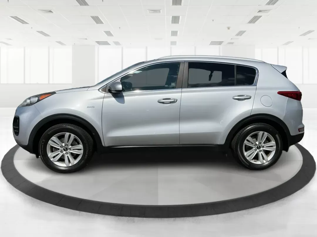 2017 Kia Sportage LX (KNDPMCAC2H7) with an Theta II 2.4L I-4 gasoline direct injection engine, located at 880 E. National Road, Vandalia, OH, 45377, (937) 908-9800, 39.891918, -84.183594 - 2017 Kia Sportage LX - Photo#5