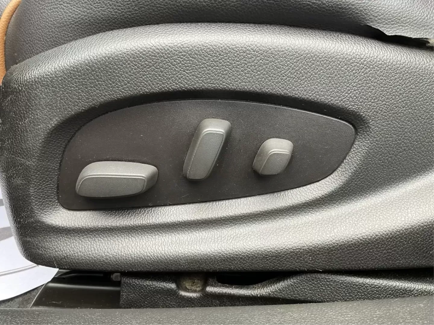 2014 Chevrolet Impala 1LT (1G1115SL6EU) with an ECOTEC 2.5L I-4 gasoline direct injection engine, located at 880 E. National Road, Vandalia, OH, 45377, (937) 908-9800, 39.891918, -84.183594 - Photo#15