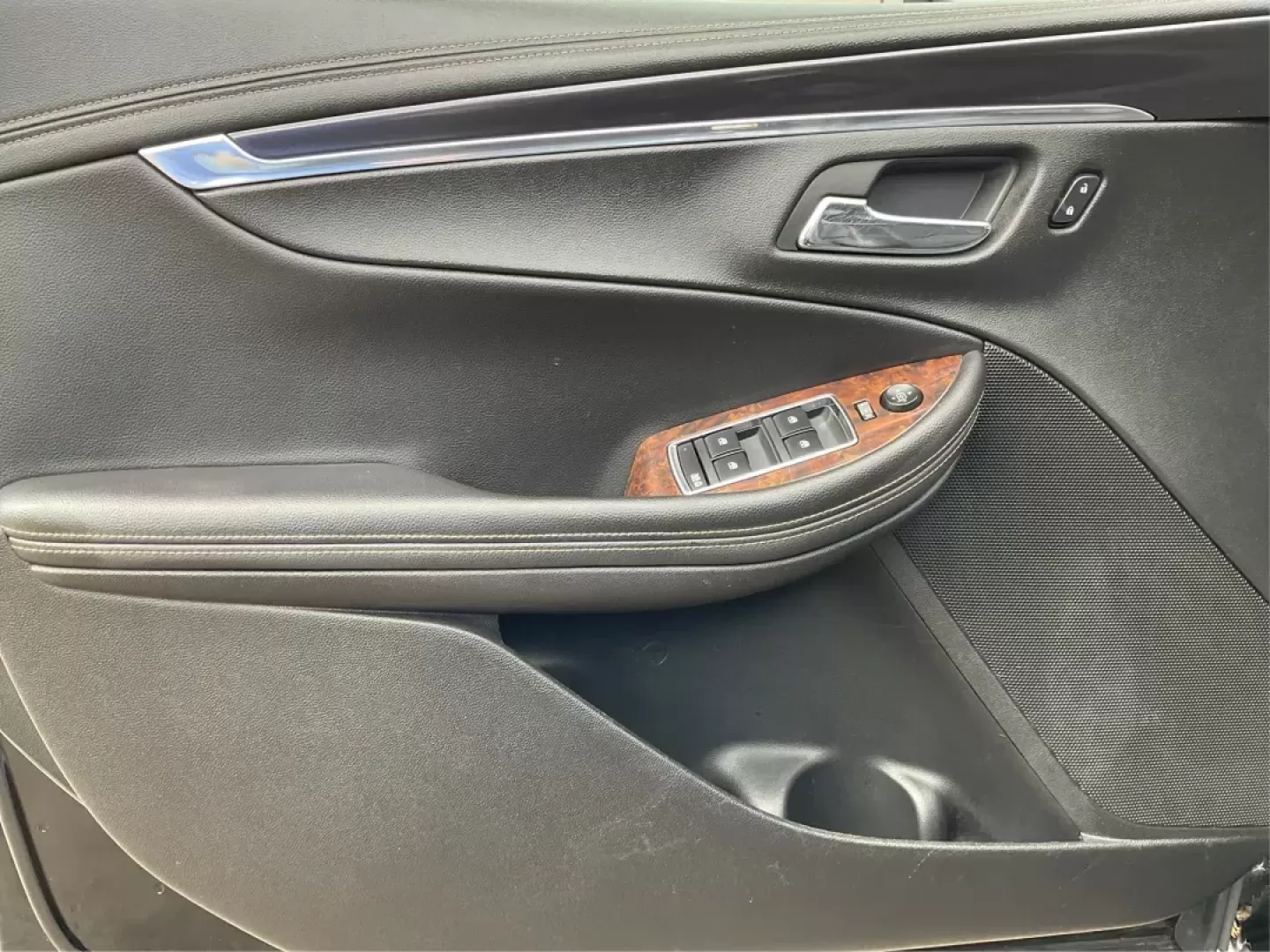 2014 Chevrolet Impala 1LT (1G1115SL6EU) with an ECOTEC 2.5L I-4 gasoline direct injection engine, located at 880 E. National Road, Vandalia, OH, 45377, (937) 908-9800, 39.891918, -84.183594 - Photo#16