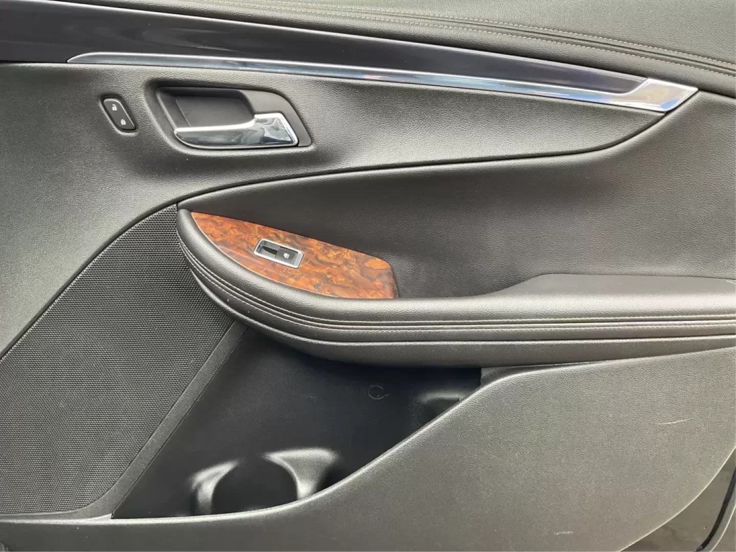 2014 Chevrolet Impala 1LT (1G1115SL6EU) with an ECOTEC 2.5L I-4 gasoline direct injection engine, located at 880 E. National Road, Vandalia, OH, 45377, (937) 908-9800, 39.891918, -84.183594 - Photo#17