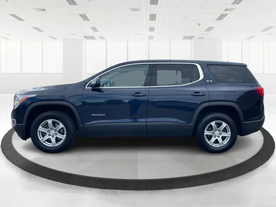 2017 GMC Acadia SLE-1 (1GKKNKLA5HZ) with an 2.5L I-4 gasoline direct injection engine, located at 1230 East Main St, Xenia, OH, 45385, (937) 908-9800, 39.688026, -83.910172 - 2017 GMC Acadia SLE-1 - Photo#5