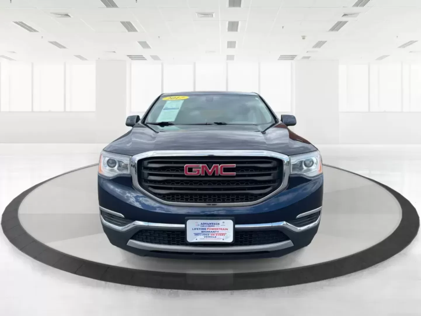 2017 GMC Acadia SLE-1 (1GKKNKLA5HZ) with an 2.5L I-4 gasoline direct injection engine, located at 1230 East Main St, Xenia, OH, 45385, (937) 908-9800, 39.688026, -83.910172 - Photo#5