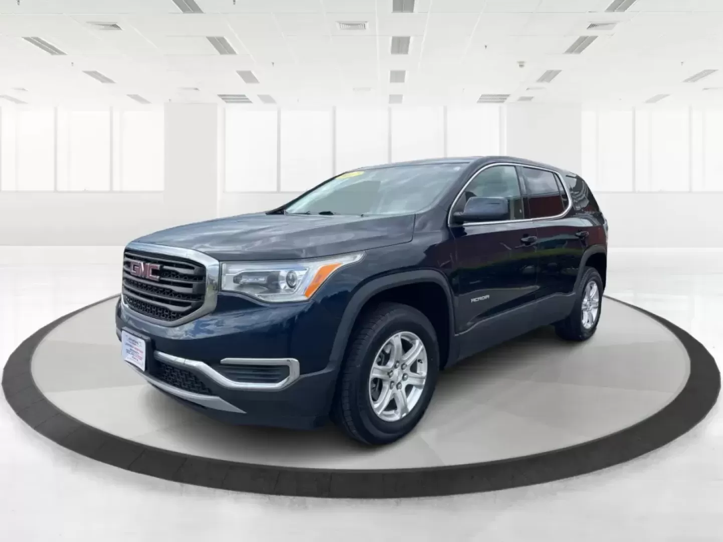 2017 GMC Acadia SLE-1 (1GKKNKLA5HZ) with an 2.5L I-4 gasoline direct injection engine, located at 1230 East Main St, Xenia, OH, 45385, (937) 908-9800, 39.688026, -83.910172 - Photo#6