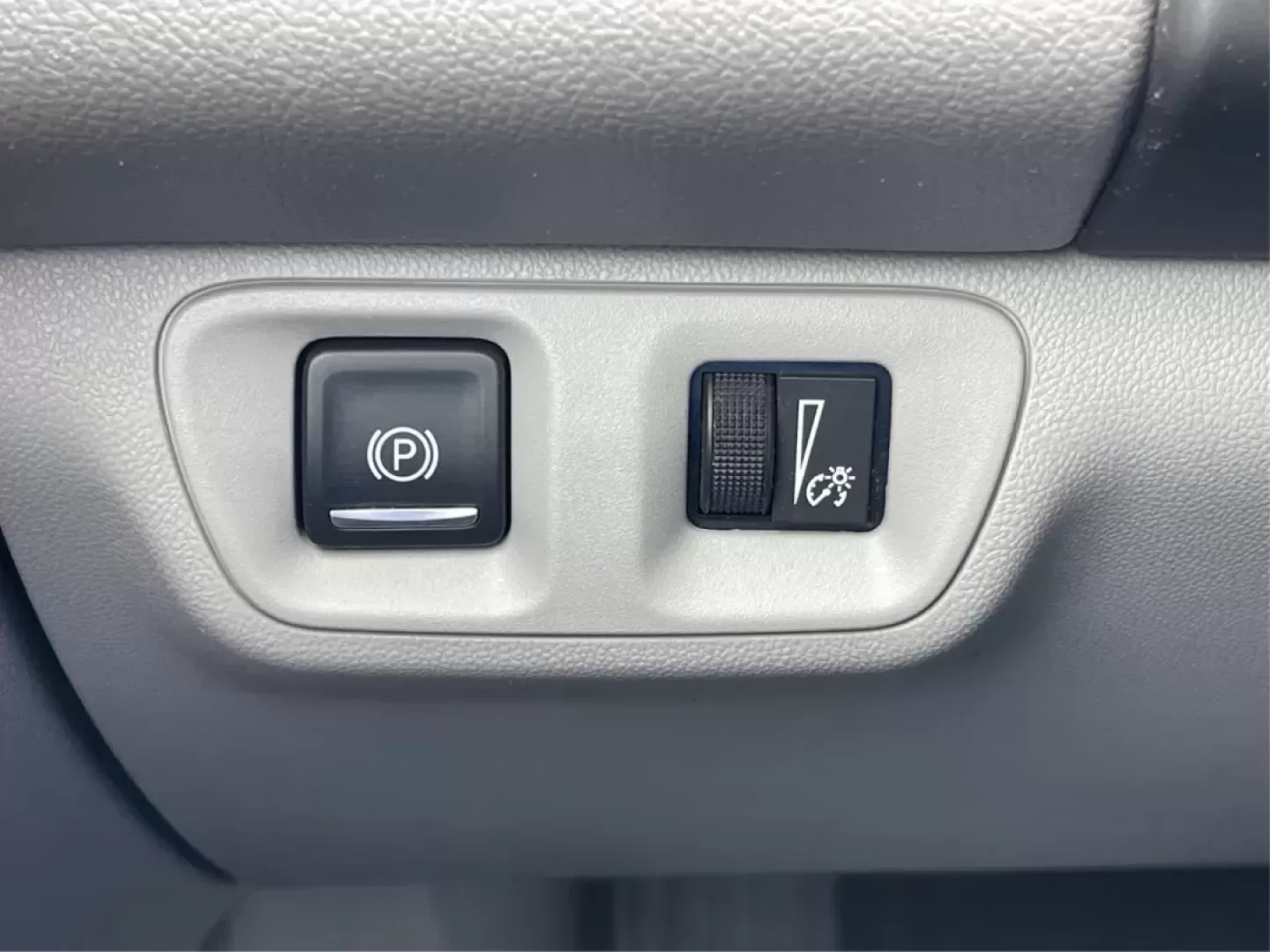 2017 GMC Acadia SLE-1 (1GKKNKLA5HZ) with an 2.5L I-4 gasoline direct injection engine, located at 1230 East Main St, Xenia, OH, 45385, (937) 908-9800, 39.688026, -83.910172 - Photo#15