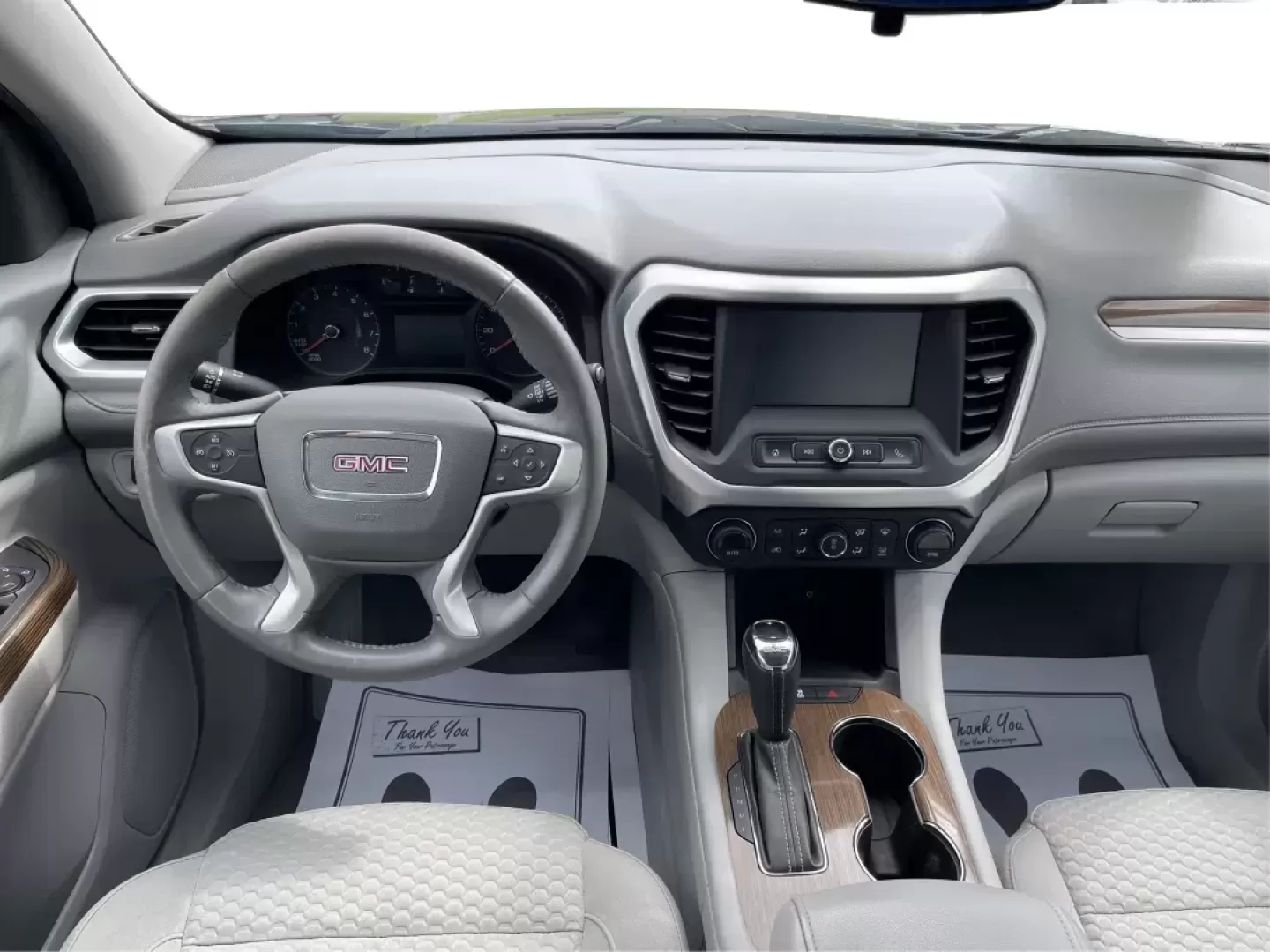 2017 GMC Acadia SLE-1 (1GKKNKLA5HZ) with an 2.5L I-4 gasoline direct injection engine, located at 1230 East Main St, Xenia, OH, 45385, (937) 908-9800, 39.688026, -83.910172 - Photo#19