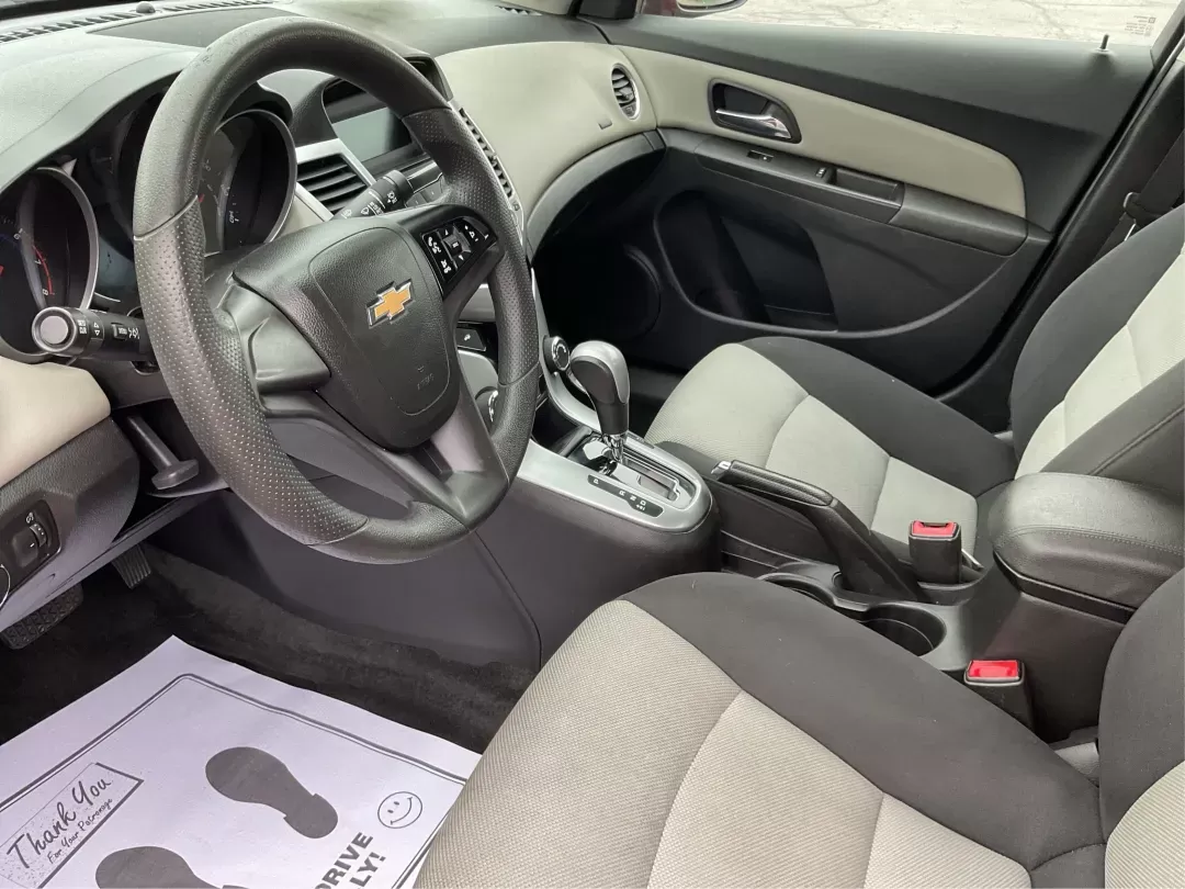 2016 Chevrolet Cruze Limited LS (1G1PC5SH5G7) with an Other engine, located at 1230 East Main St, Xenia, OH, 45385, (937) 908-9800, 39.688026, -83.910172 - 2016 Chevrolet Cruze Limited LS - Photo#8