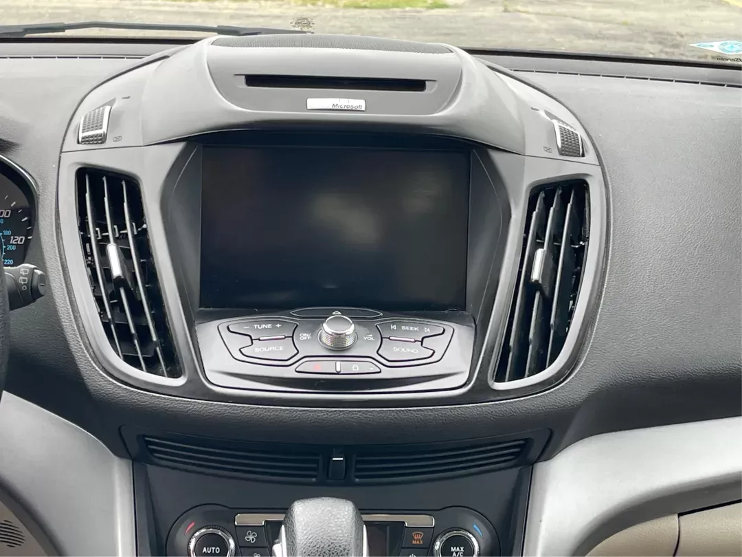 2015 Ford Escape SE (1FMCU9G9XFU) with an Other engine, located at 8750 N County Rd 25A, Piqua, OH, 45356, (937) 908-9800, 40.164391, -84.232513 - 2015 Ford Escape SE - Photo#11