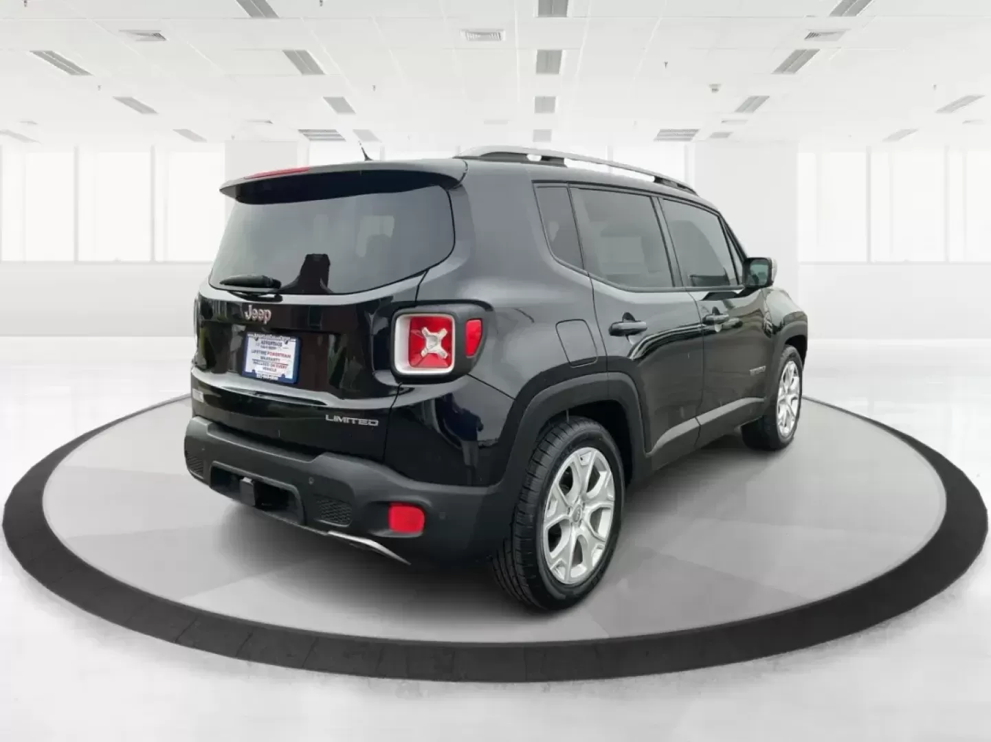 2016 Jeep Renegade Limited (ZACCJADT7GP) with an Tigershark MultiAir 2.4L I-4 variable valve contro engine, located at 880 E. National Road, Vandalia, OH, 45377, (937) 908-9800, 39.891918, -84.183594 - Photo#2