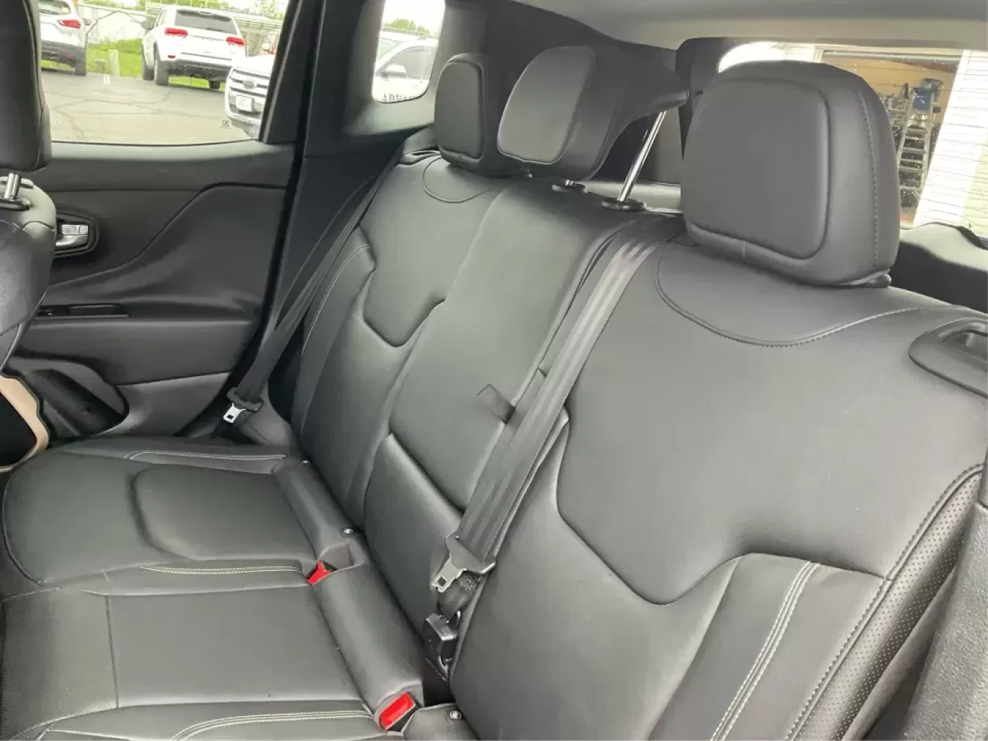 2016 Jeep Renegade Limited (ZACCJADT7GP) with an Tigershark MultiAir 2.4L I-4 variable valve contro engine, located at 880 E. National Road, Vandalia, OH, 45377, (937) 908-9800, 39.891918, -84.183594 - Photo#8