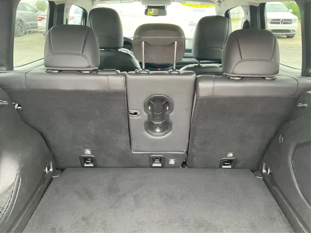 2016 Jeep Renegade Limited (ZACCJADT7GP) with an Tigershark MultiAir 2.4L I-4 variable valve contro engine, located at 8750 N County Rd 25A, Piqua, OH, 45356, (937) 908-9800, 40.164391, -84.232513 - 2016 Jeep Renegade Limited - Photo#10