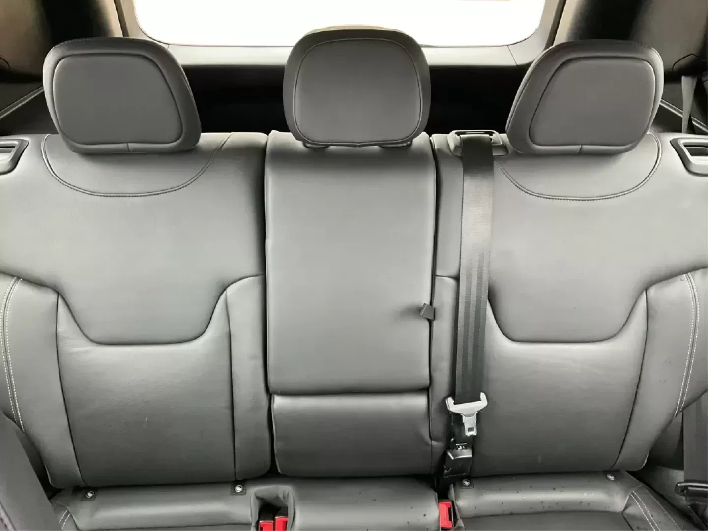2016 Jeep Renegade Limited (ZACCJADT7GP) with an Tigershark MultiAir 2.4L I-4 variable valve contro engine, located at 880 E. National Road, Vandalia, OH, 45377, (937) 908-9800, 39.891918, -84.183594 - Photo#12