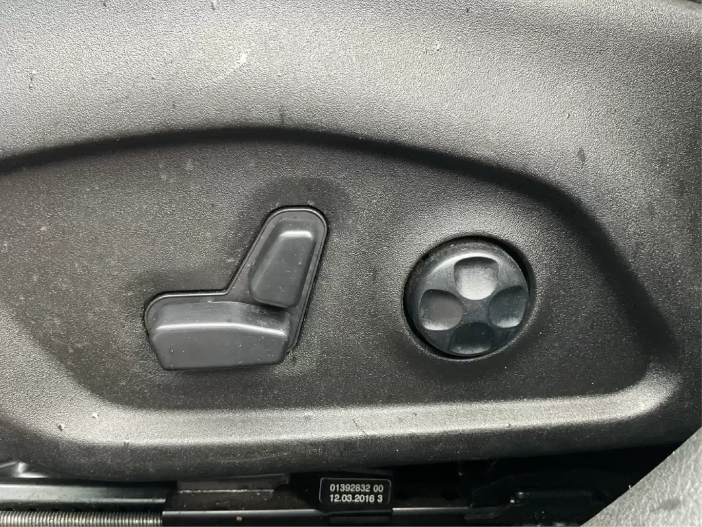 2016 Jeep Renegade Limited (ZACCJADT7GP) with an Tigershark MultiAir 2.4L I-4 variable valve contro engine, located at 880 E. National Road, Vandalia, OH, 45377, (937) 908-9800, 39.891918, -84.183594 - Photo#16