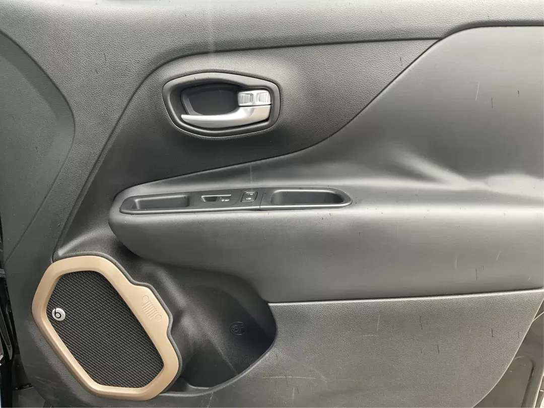 2016 Jeep Renegade Limited (ZACCJADT7GP) with an Tigershark MultiAir 2.4L I-4 variable valve contro engine, located at 8750 N County Rd 25A, Piqua, OH, 45356, (937) 908-9800, 40.164391, -84.232513 - 2016 Jeep Renegade Limited - Photo#18