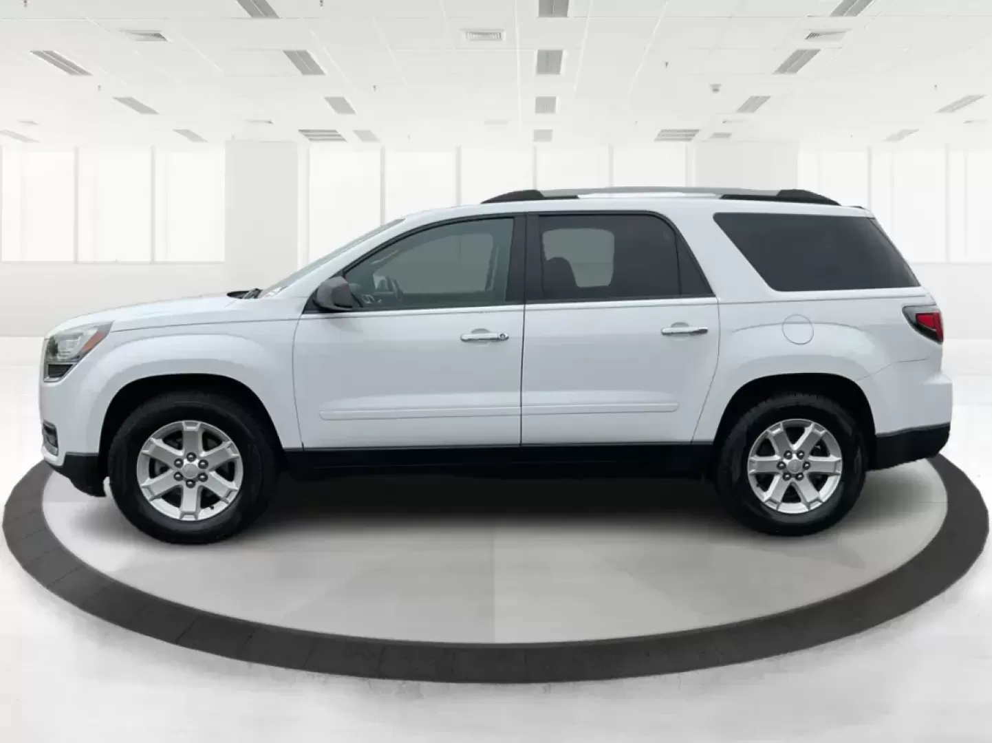 2016 GMC Acadia SLE-2 (1GKKRPKD7GJ) with an 3.6L V-6 gasoline direct injection engine, located at 8750 N County Rd 25A, Piqua, OH, 45356, (937) 908-9800, 40.164391, -84.232513 - 2016 GMC Acadia SLE-2 - Photo#5