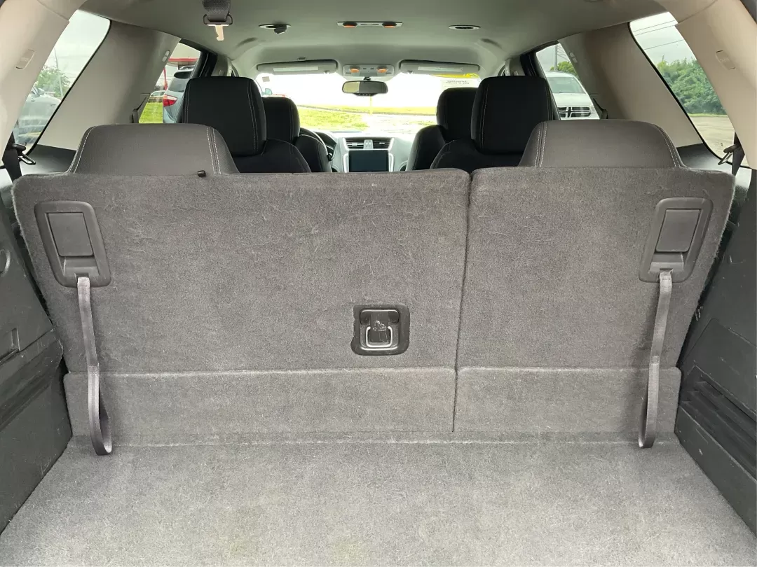 2016 GMC Acadia SLE-2 (1GKKRPKD7GJ) with an 3.6L V-6 gasoline direct injection engine, located at 8750 N County Rd 25A, Piqua, OH, 45356, (937) 908-9800, 40.164391, -84.232513 - 2016 GMC Acadia SLE-2 - Photo#11