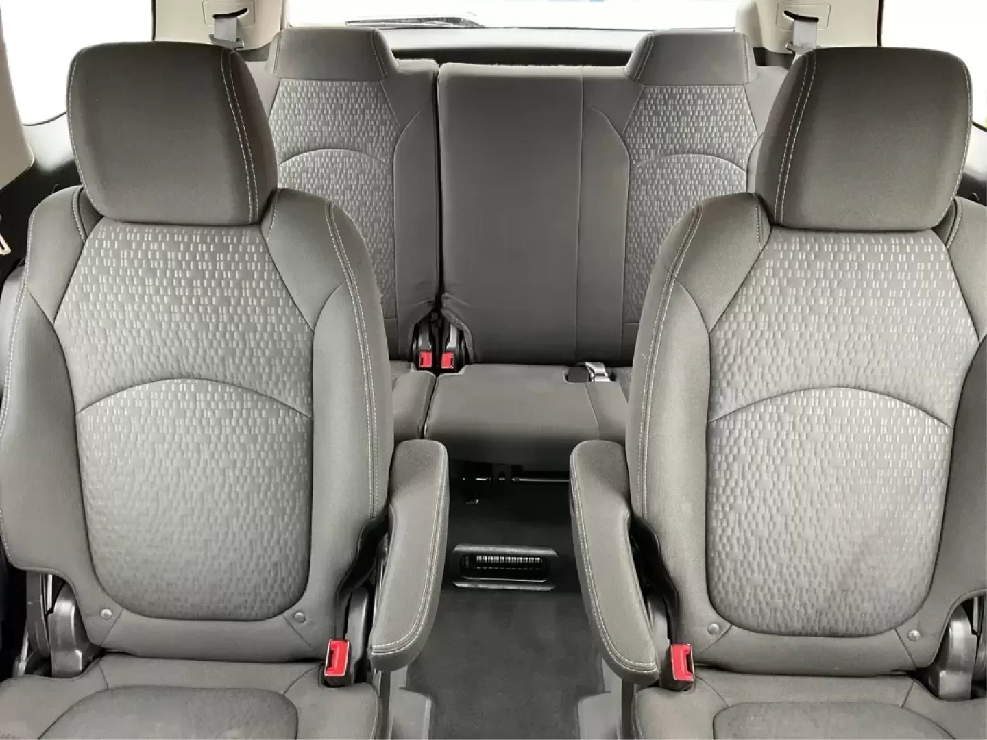 2016 GMC Acadia SLE-2 (1GKKRPKD7GJ) with an 3.6L V-6 gasoline direct injection engine, located at 8750 N County Rd 25A, Piqua, OH, 45356, (937) 908-9800, 40.164391, -84.232513 - 2016 GMC Acadia SLE-2 - Photo#13