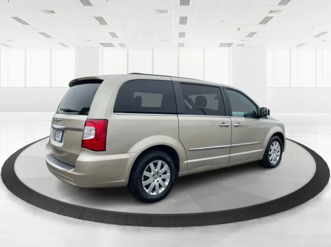 2016 Chrysler Town and Country Touring (2C4RC1BG8GR) with an Pentastar 3.6L V-6 DOHC engine, located at 880 E. National Road, Vandalia, OH, 45377, (937) 908-9800, 39.891918, -84.183594 - 2016 Chrysler Town and Country Touring - Photo#2