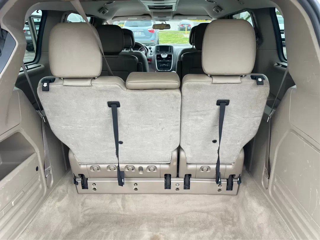 2016 Chrysler Town and Country Touring (2C4RC1BG8GR) with an Pentastar 3.6L V-6 DOHC engine, located at 880 E. National Road, Vandalia, OH, 45377, (937) 908-9800, 39.891918, -84.183594 - 2016 Chrysler Town and Country Touring - Photo#11