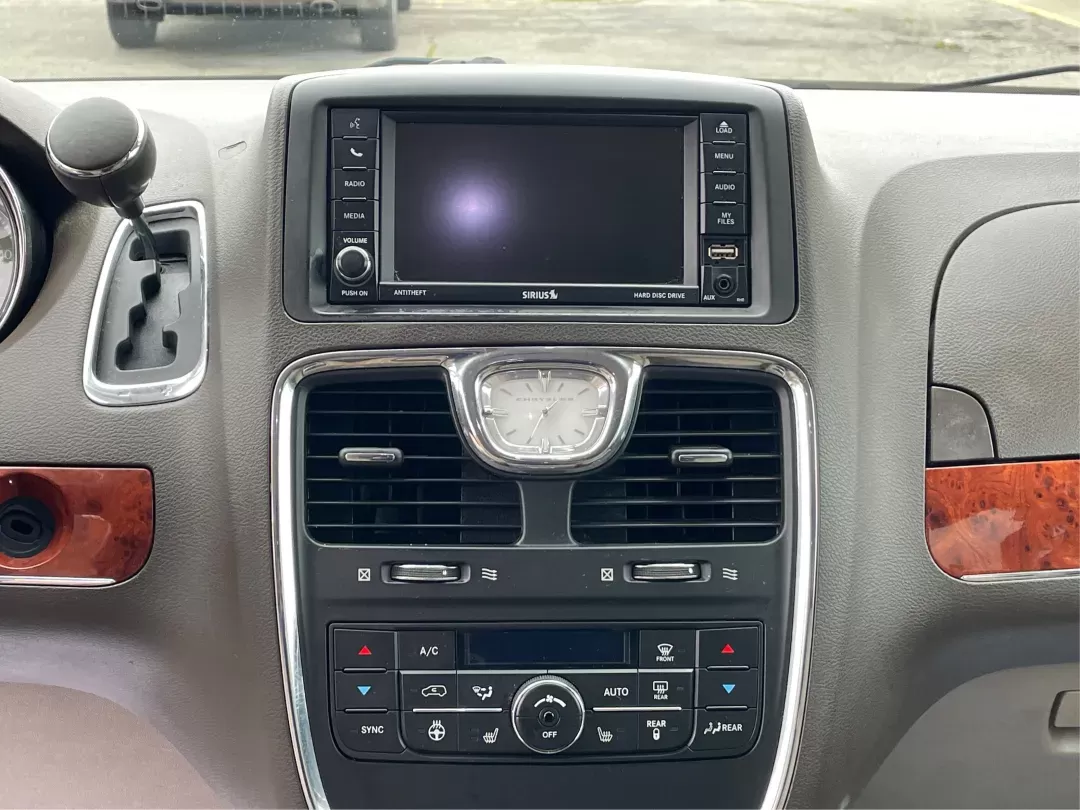 2016 Chrysler Town and Country Touring (2C4RC1BG8GR) with an Pentastar 3.6L V-6 DOHC engine, located at 880 E. National Road, Vandalia, OH, 45377, (937) 908-9800, 39.891918, -84.183594 - 2016 Chrysler Town and Country Touring - Photo#12