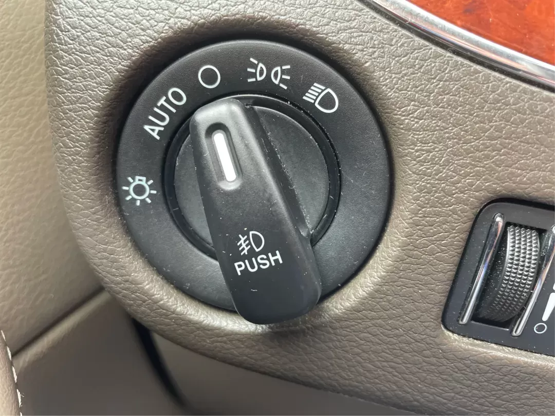 2016 Chrysler Town and Country Touring (2C4RC1BG8GR) with an Pentastar 3.6L V-6 DOHC engine, located at 880 E. National Road, Vandalia, OH, 45377, (937) 908-9800, 39.891918, -84.183594 - 2016 Chrysler Town and Country Touring - Photo#16