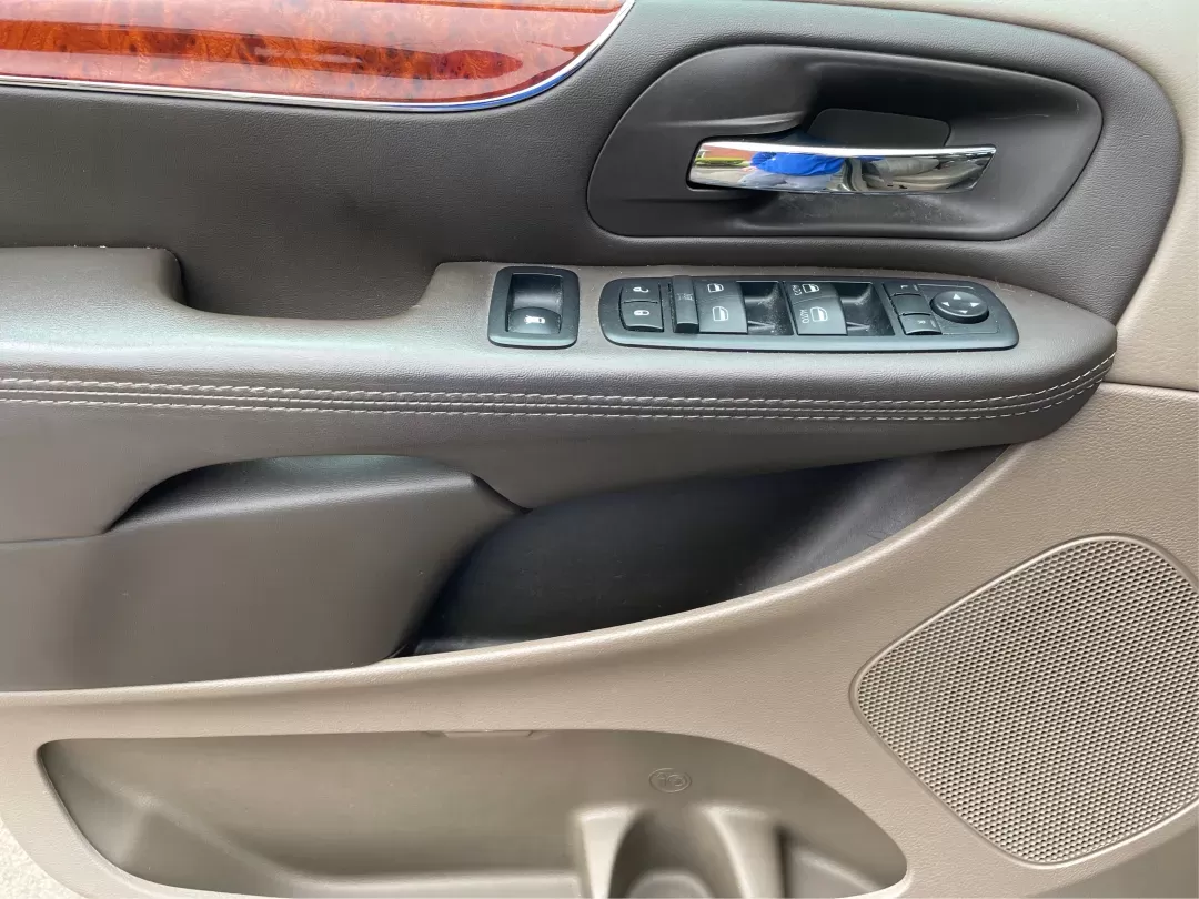 2016 Chrysler Town and Country Touring (2C4RC1BG8GR) with an Pentastar 3.6L V-6 DOHC engine, located at 880 E. National Road, Vandalia, OH, 45377, (937) 908-9800, 39.891918, -84.183594 - 2016 Chrysler Town and Country Touring - Photo#18