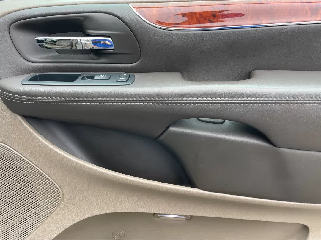 2016 Chrysler Town and Country Touring (2C4RC1BG8GR) with an Pentastar 3.6L V-6 DOHC engine, located at 880 E. National Road, Vandalia, OH, 45377, (937) 908-9800, 39.891918, -84.183594 - 2016 Chrysler Town and Country Touring - Photo#19