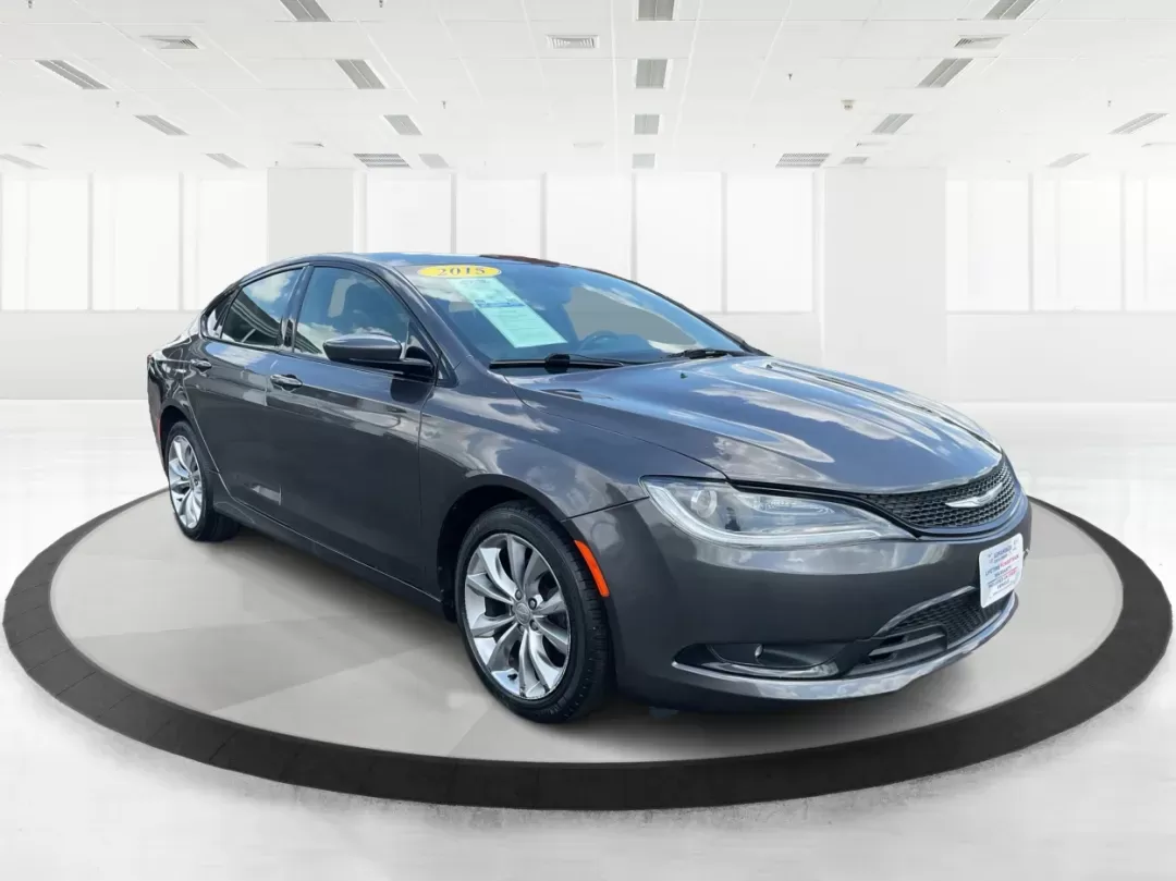 photo of 2015 Chrysler 200 S