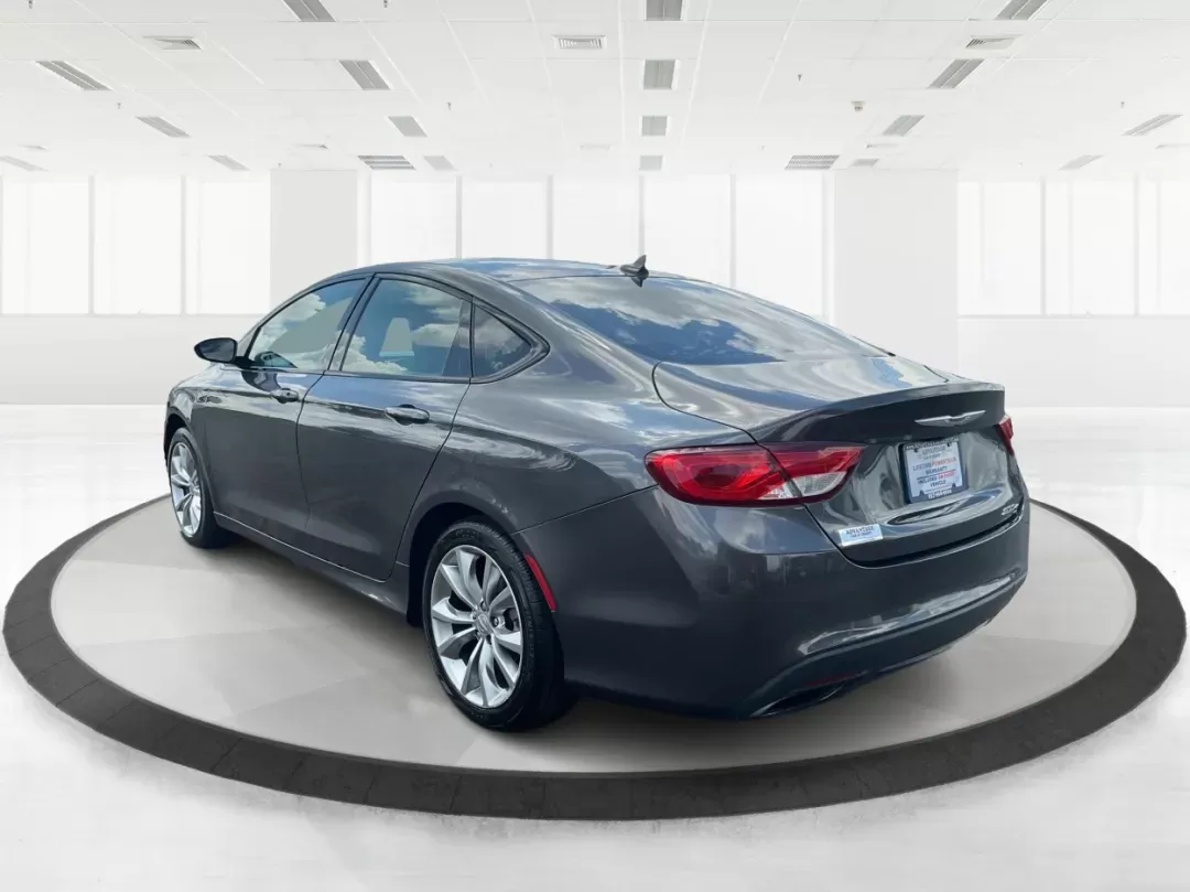 2015 Chrysler 200 S (1C3CCCBB2FN) with an Other engine, located at 880 E. National Road, Vandalia, OH, 45377, (937) 908-9800, 39.891918, -84.183594 - Photo#4